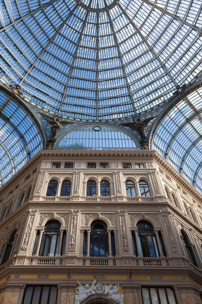 Галерея Умберто I в Неаполе
