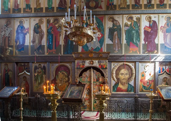 A iconostase da Igreja Ortodoxa Russa — Fotografia de Stock