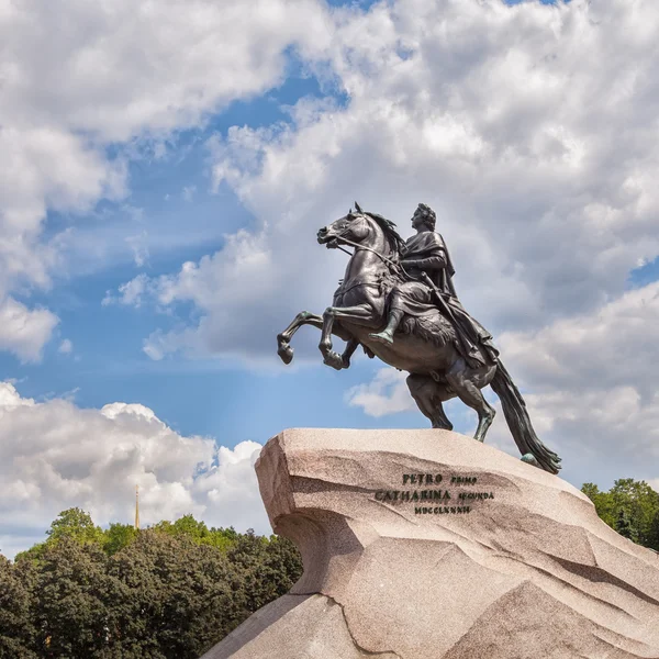 Jinete de Bronce Monumento a Pedro Magno en San Petersburgo — Foto de Stock