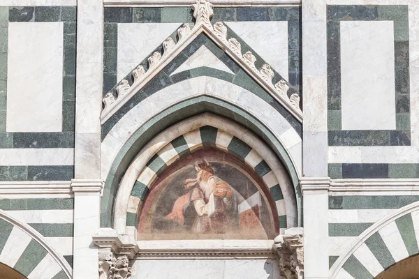 Dettaglio della facciata di Santa Maria Novella a Firenze — Foto Stock