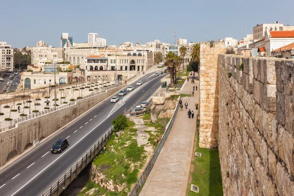 오래 된 도시 벽에서 예루살렘의 보기 — 스톡 사진
