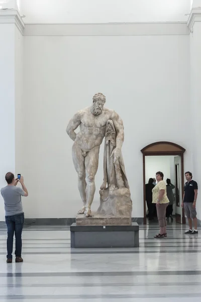 Farnese Hercules em Nápoles Museu Arqueológico Nacional — Fotografia de Stock