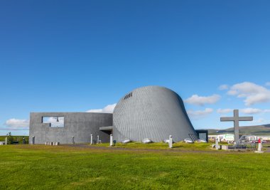 Blonduos, İzlanda yanında modern kilise Blonduoskirkja-yngri