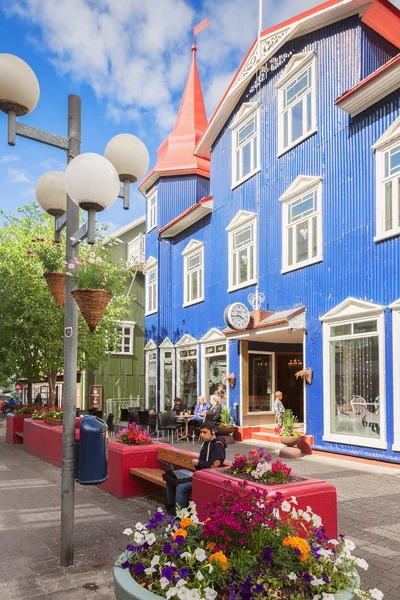 Rue piétonne dans le centre d'Akureyri, Islande — Photo