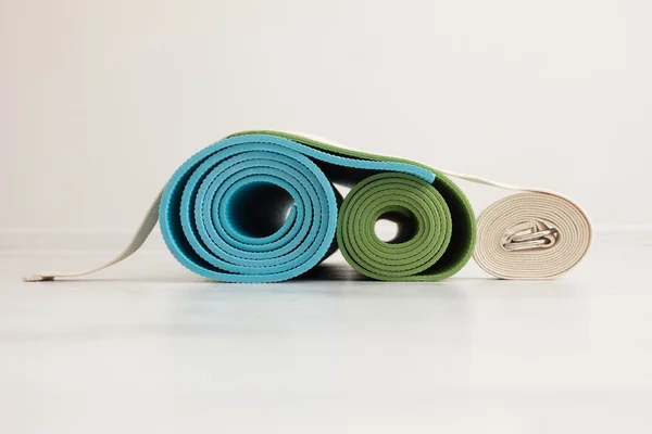 Two yoga mats and  belt — Stock Photo, Image