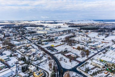 Rogozno 'nun hava manzarası, Polonya şehri - kış kenti manzarası