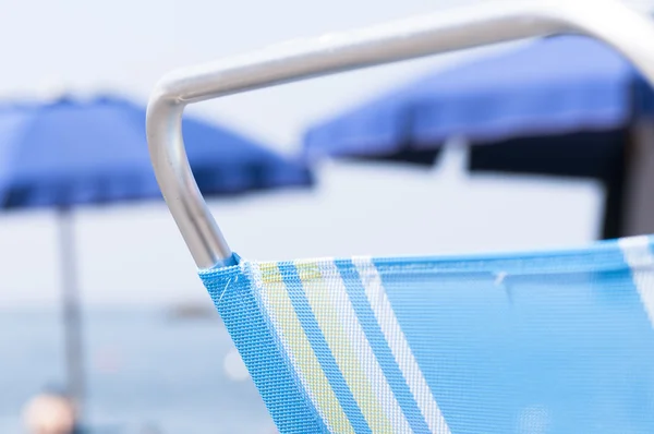 Beach umbrellas to shelter from UV rays — Stock Photo, Image