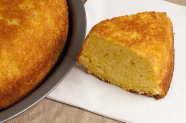 tatlı çörek bütün ve dilimlenmiş