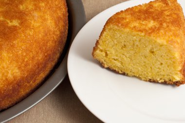 tatlı çörek bütün ve dilimlenmiş