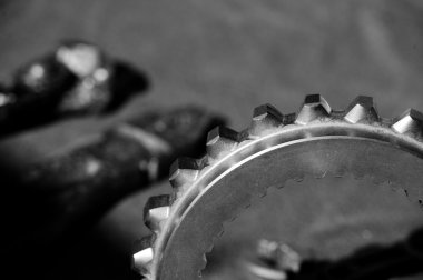 mekanik parçalar üzerinde çalışmak için araçlar ve aygıtlar