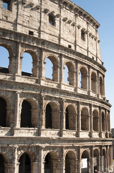 Colosseum gedurende de dag — Stockfoto