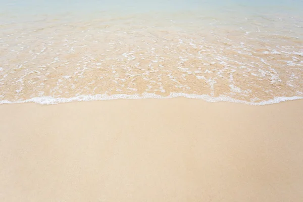 Strand und tropisches Meer — Stockfoto