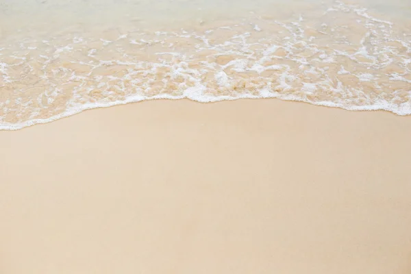 Strand en tropische zee Stockafbeelding