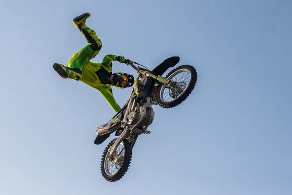 Khabarovsk - Ağustos 23: Fmx (Freestyle bir profesyonel atlı 