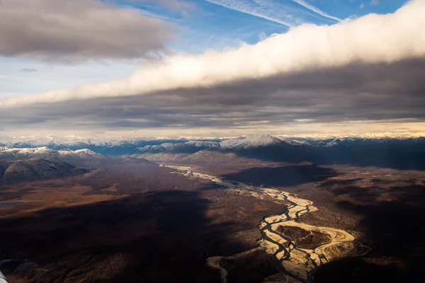 Tayga baskın kış - bulutların üzerinde - Magadan Obl manzara
