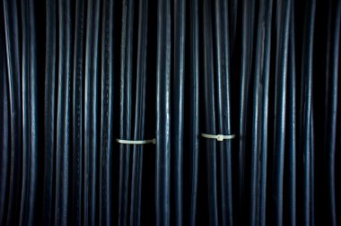 İletişim kabloları birbirine bağlı bir web