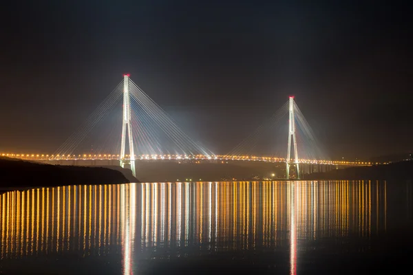 Puente de cable en la isla rusa, Vladivostok, Rusia  - — Foto de Stock