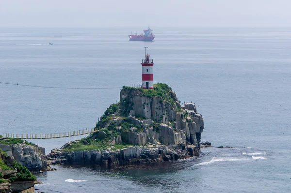 Yalnız bir kayaya - Basargin, deniz feneri E eski deniz feneri