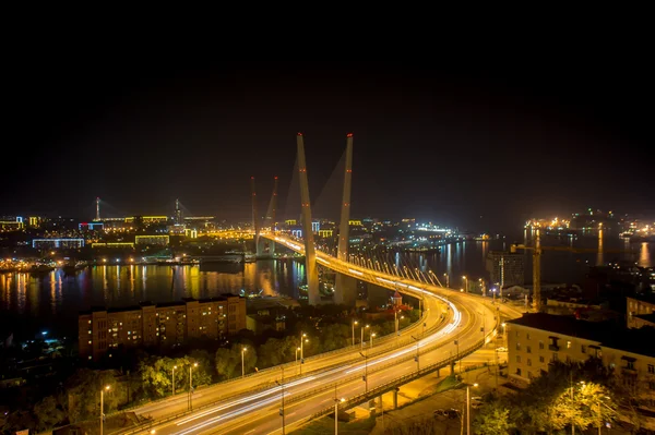 Ponte de cabo sobre o Chifre de Ouro, Vladivostok, Rússia Imagem De Stock