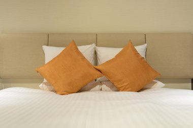 Yastık yatak, modern bedroo