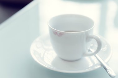ruj üzerinde seramik kahve bir kadından cu leke