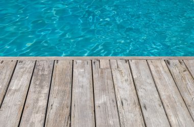Terasta Yüzme Havuzu ahşap