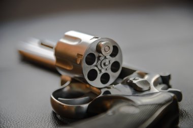 .357 Kalibre Revolver Tabanca, Revolver açık mermi koymak için hazır