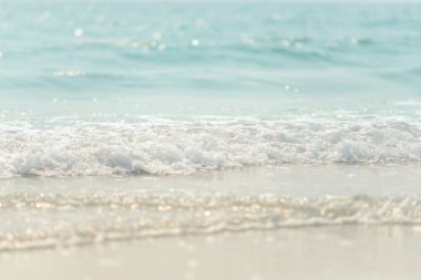 Sahilde closeup güzel dalga