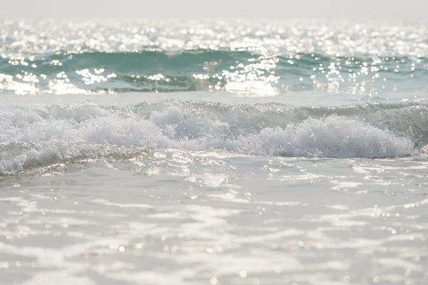 Nahaufnahme schöne Welle am Strand — Stockfoto