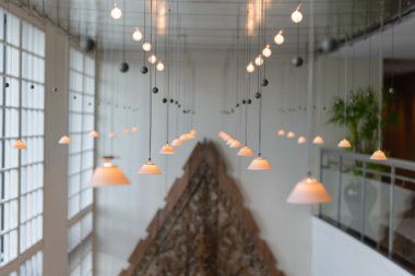 Ceilin dan küçük Led lambaları güneş ışıkları asmak