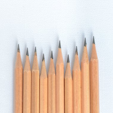 Beyaz ahşap kalemler