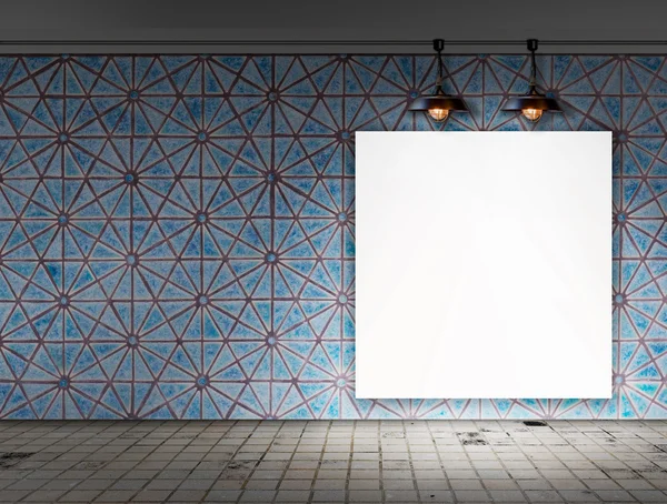 Marco en blanco en la pared del azulejo para el mensaje de información —  Fotos de Stock