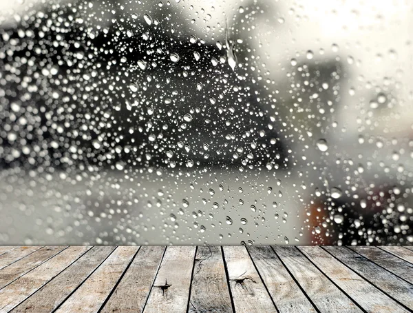 Houten vloer met regenachtige druppel op de achtergrond van mirror Rechtenvrije Stockfoto's