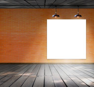 Bilgi iletisi için tuğla duvar ve ahşap katta boş çerçeve