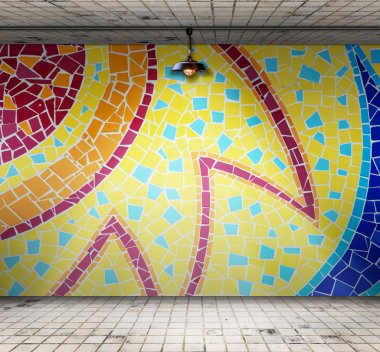 Renkli Mozaik çini, ürün görüntüleme için şablon ile boş odada lamba