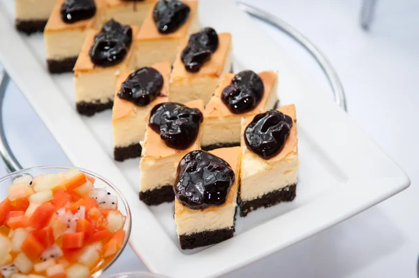 Layer Cake with blueberries — Stock Photo, Image