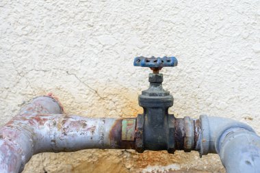 Eski su ana boru hattı