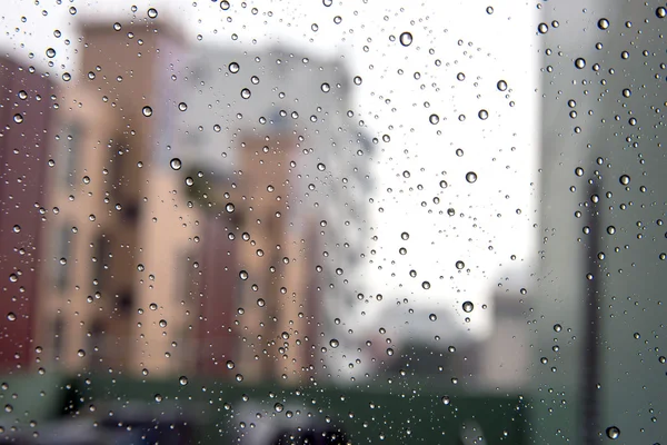 Deštivé pokles na zrcadlo - Stock Image — Stock fotografie