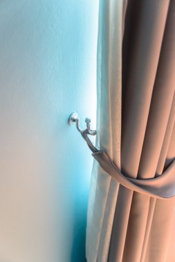 Pencere perde odasında kapatın