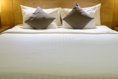 Güzel yatak, modern yatak, modern ev