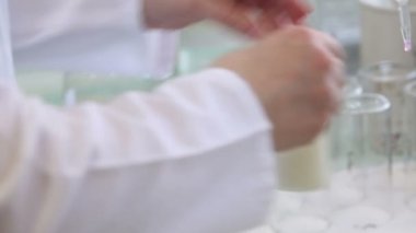 süt test için kimyasal laboratuvar