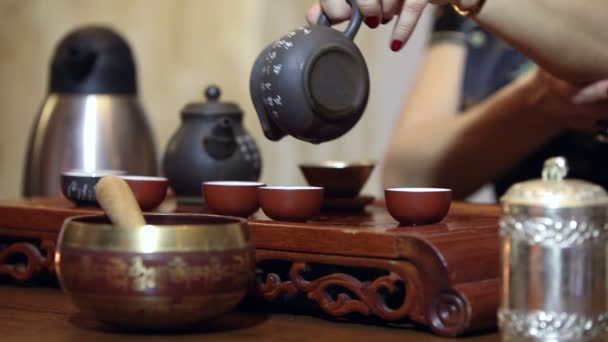 Ceremonia tradicional del té chino — Vídeo de stock