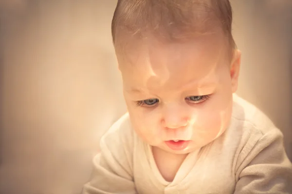 Child in expextation of miracle — Stock Photo, Image