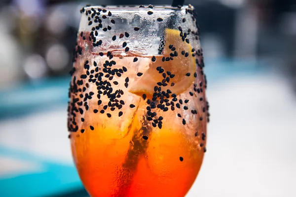 Cocktail drink sex on the beach on bar counter — Stock Photo, Image