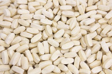 Tabletlerdeki multivitaminler. Tıbbi geçmişi var. Hastalık önleme