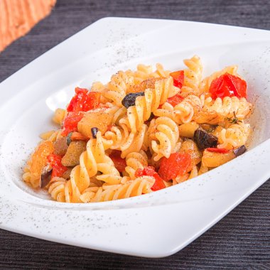 patlıcanlı makarna