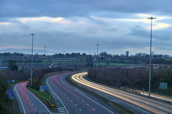 Чудовий Нічний Краєвид Легкі Стежки Транспортних Засобів Автомагістралі М50 Дублін — стокове фото