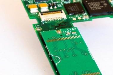 Bir devre kartı üzerinde desenler