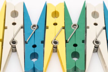 Yan yana clothespins üst üste