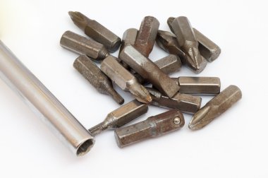 Bir tornavida sahibi yanında birçok tornavida ipuçları